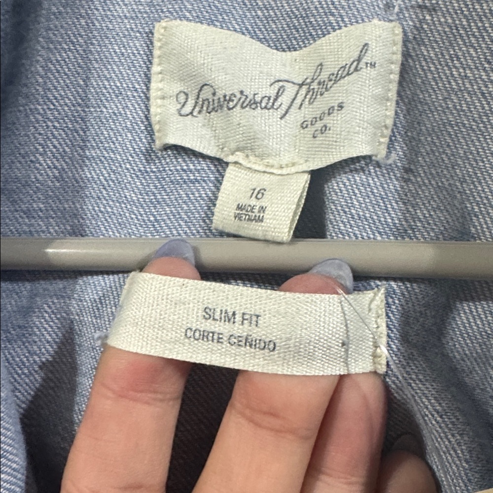 Slim Fit Universal Thread Light Blue Jean Jacket - Picture 3 of 3